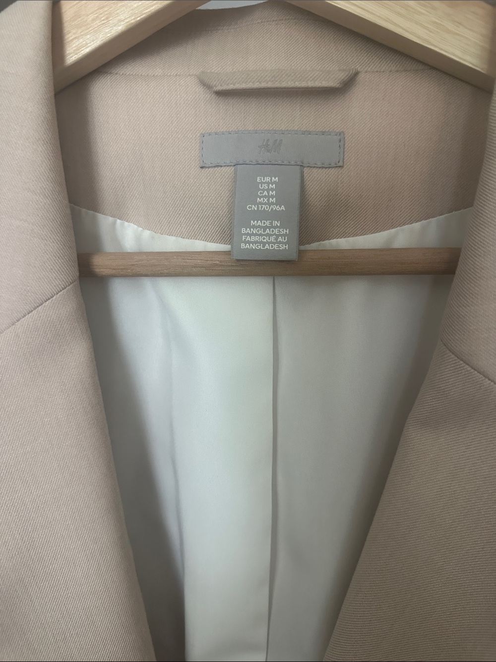 H&M Blazer in Light Pink - Picture 3 of 3